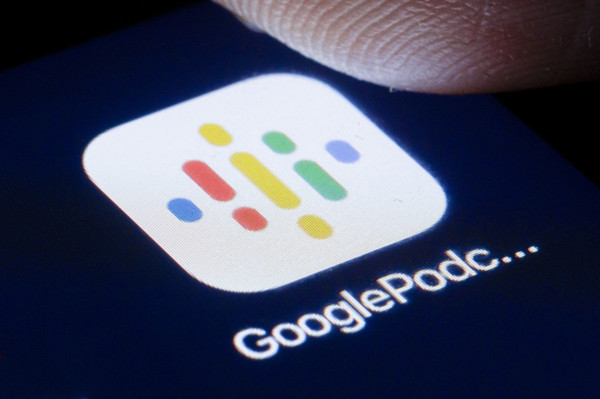 Google Podcast允许您使用其RSS feed添加节目