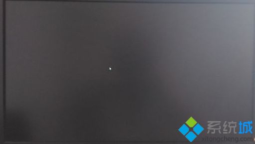 电脑开机后显示器黑屏只有鼠标怎么办 电脑开机后显示器黑屏只有鼠标的解决方法