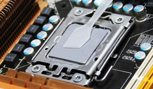 教你怎么在电脑CPU上涂散热硅脂 电脑CPU上涂散热硅脂的操作方法