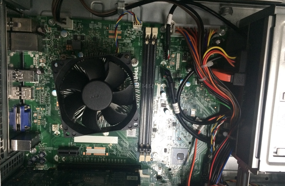 教你电脑黑屏开不了机怎么解决