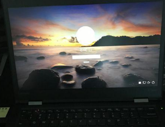 win10开机输入密码黑屏的解决方法