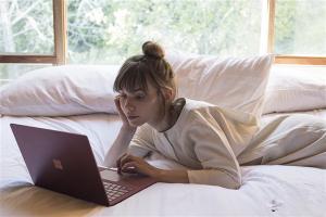 微软Suface Laptop图赏：配置逆天