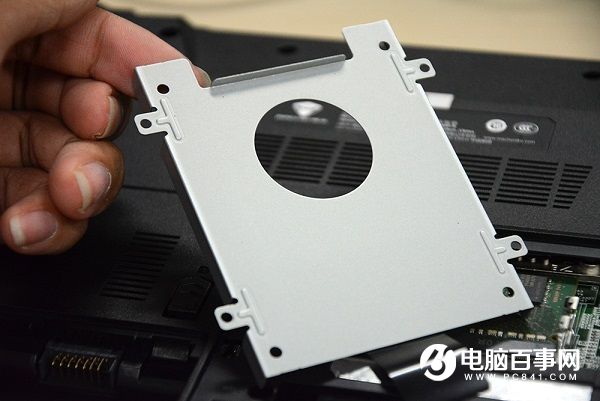 机械师F117怎么升级内存硬盘？机械师F117笔记本增加内存与硬盘方法
