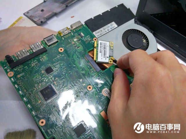华硕X550C怎么拆机 华硕X550C清理灰尘与升级SSD教程