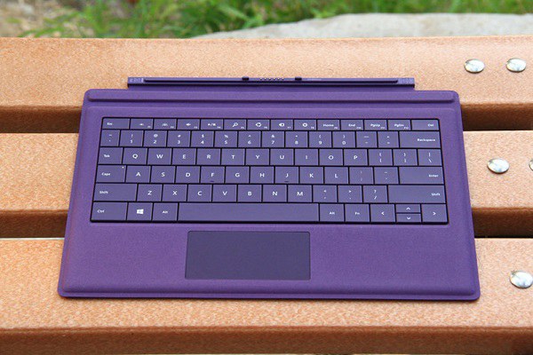 图为Surface Pro 3平板键盘底座