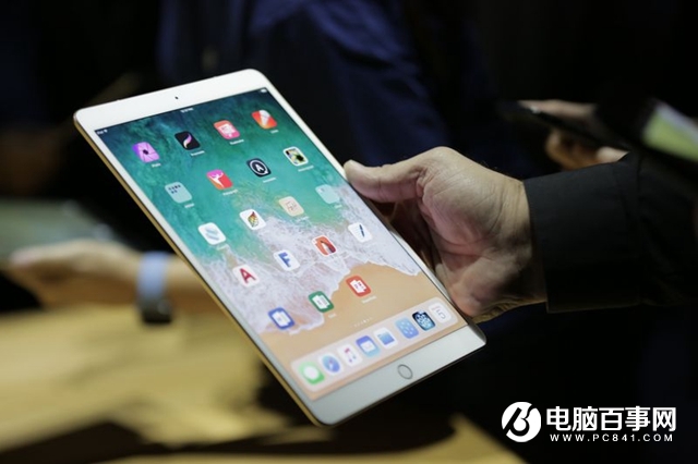 10.5英寸iPad Pro上手图赏：边框更窄+iOS11系统