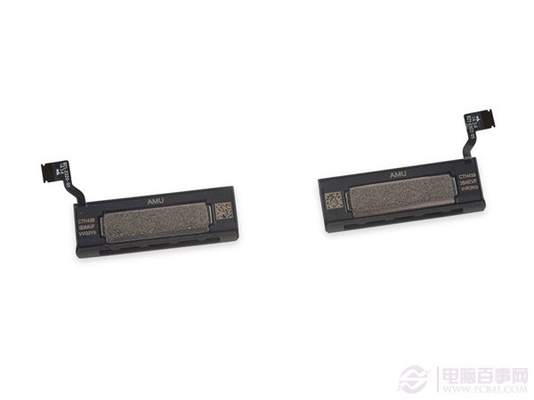 图为拆卸下来的iPad Air 2双扬声器特写